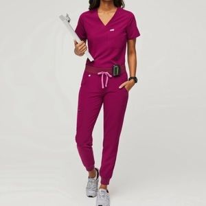 Full set Figs scrubs - XS Catalina Top & S Zamora Bottoms - Dark Magenta